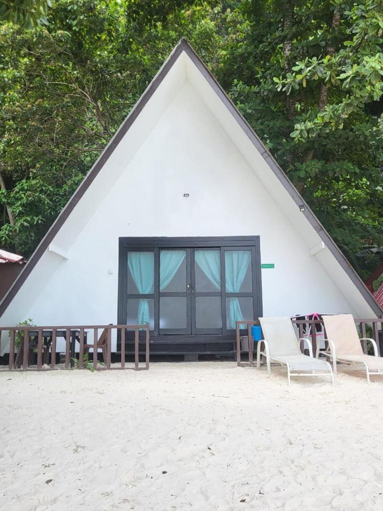 Dewati Roomstay B&B Lang Tengah Buitenkant foto